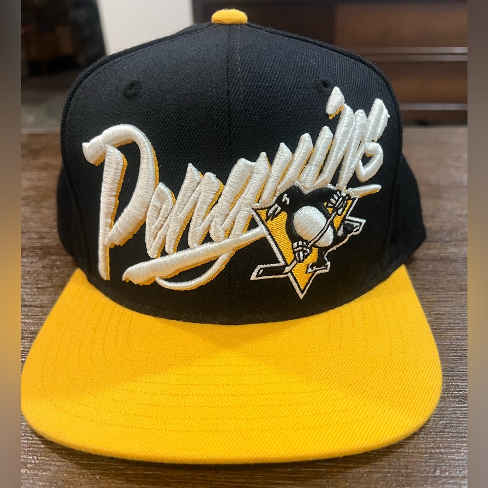 Pittsburgh Penguins Mitchell & Ness 2Tone Vintage Logo Script SnapBack Hat